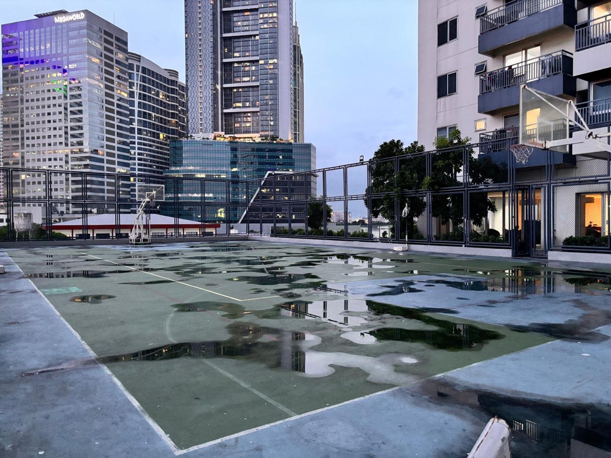 La Amore Place Pasig City Eksteriør billede