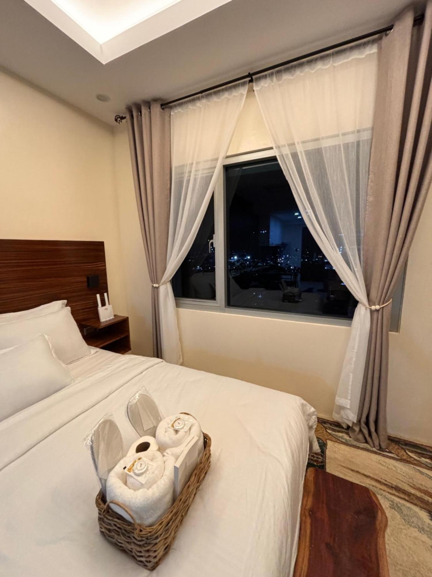 La Amore Place Pasig City Eksteriør billede