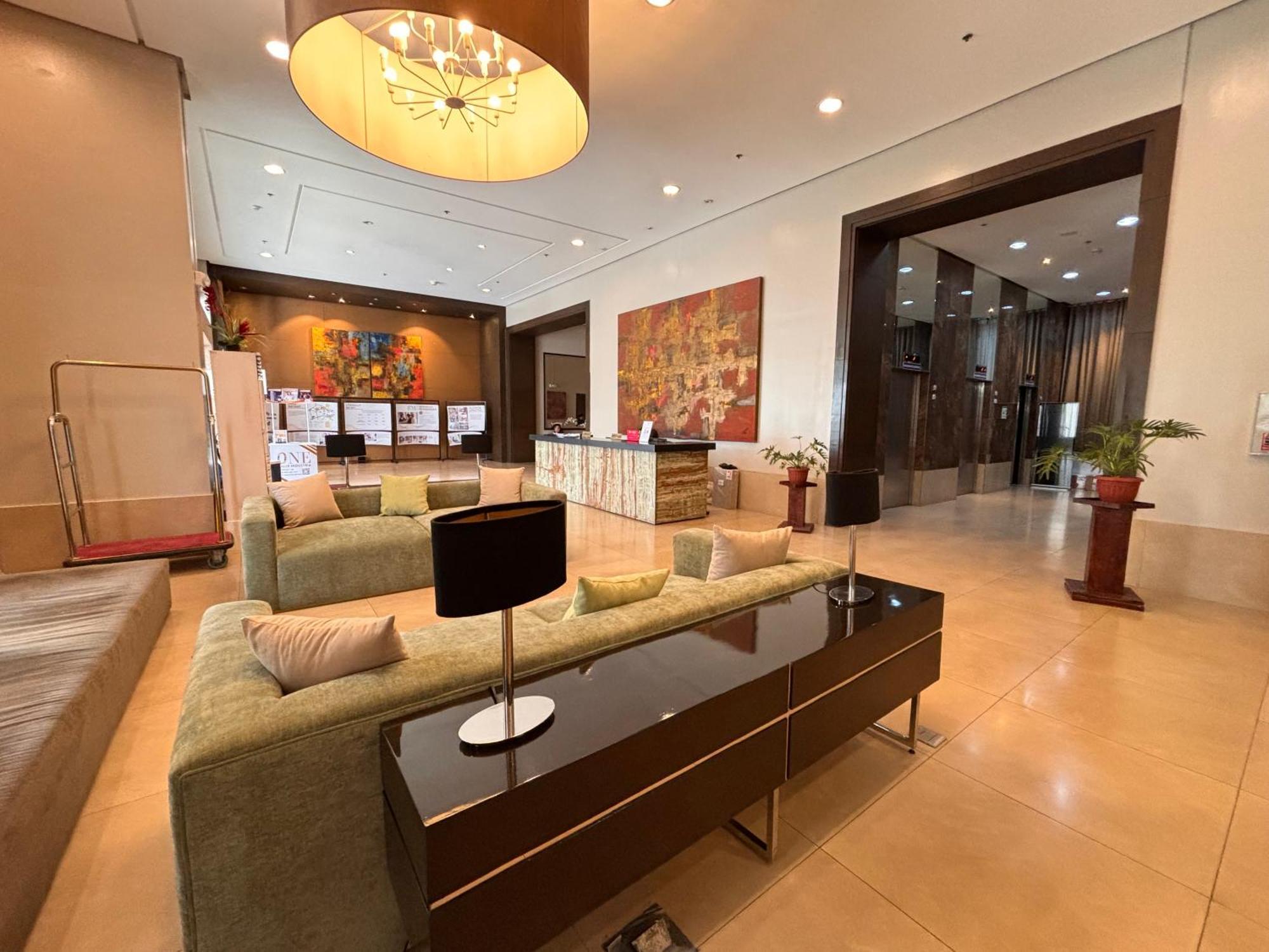 La Amore Place Pasig City Eksteriør billede